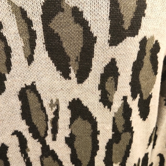 Womens LUSH cream & army green leopard spot sweater size Small - Picture 7 of 12